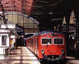 097504_mm_kh Ein Zug der seit 1966 in Dienst gestellten Bauart MM fährt am 30.05.1997 aus København H auf der Hareskovlinie aus.