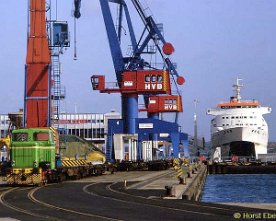 034412_hvb3 Lok 3 führte ein isoliertes Dasein auf der Ostuferbahn und am Bollhörnkai (19.10.83).