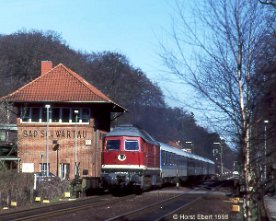 100535_234_ir_schwartau Der IR 2334 von Puttgarden nach Saarbrücken mit 234 475 hat am 21.3.1998 den damaligen Bf. Bad Schwartau durchfahren, von dem im Jahr 2003 nur ein...